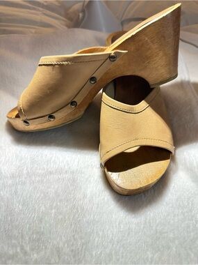 Vintage BONGO Tan Leather Wood-Platform Open-Toe Mules